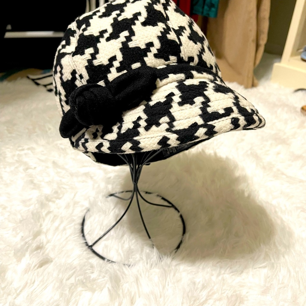Black & White Hat